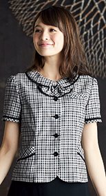 26530 en joie(アンジョア) 落ち着いた印象で肩パッドなしの快適な着心地!チェック柄オーバーブラウス 93-26530