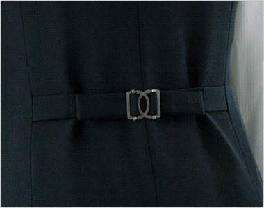 ウエストのサイズ調節が可能な後ろ背ベルト