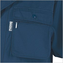 左胸ファスナーポケット付きのフラップポケット